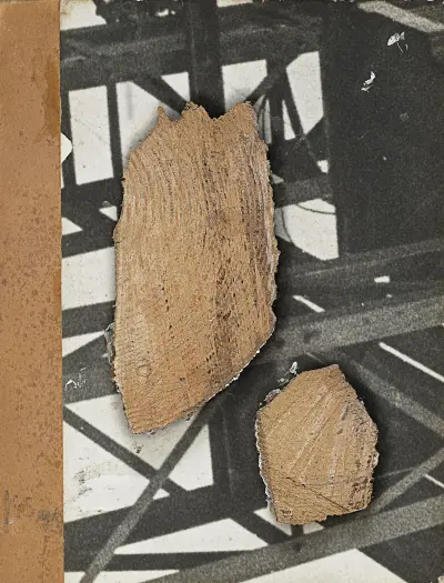 Ohne Titel (Mit Stahlträgerkonstruktion) av Kurt Schwitters