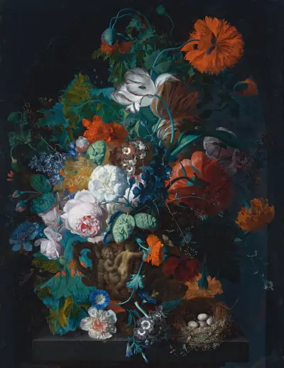 Stilleben med rosor, tulpaner, pioner och andra blommor i en skulpterad stenvas, med ett fågelbo på en stensockel framför en nisch av Jan van Huysum