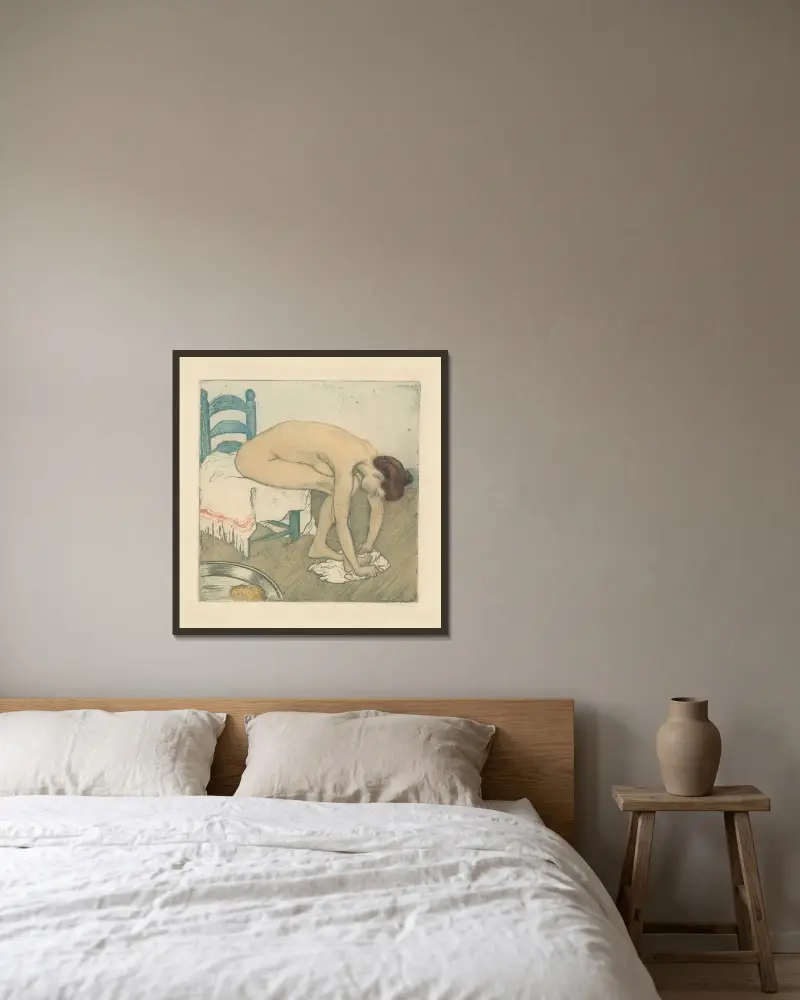 Sittande naken kvinna som torkar sina fötter av Théophile Alexandre Steinlen inramad på en vägg