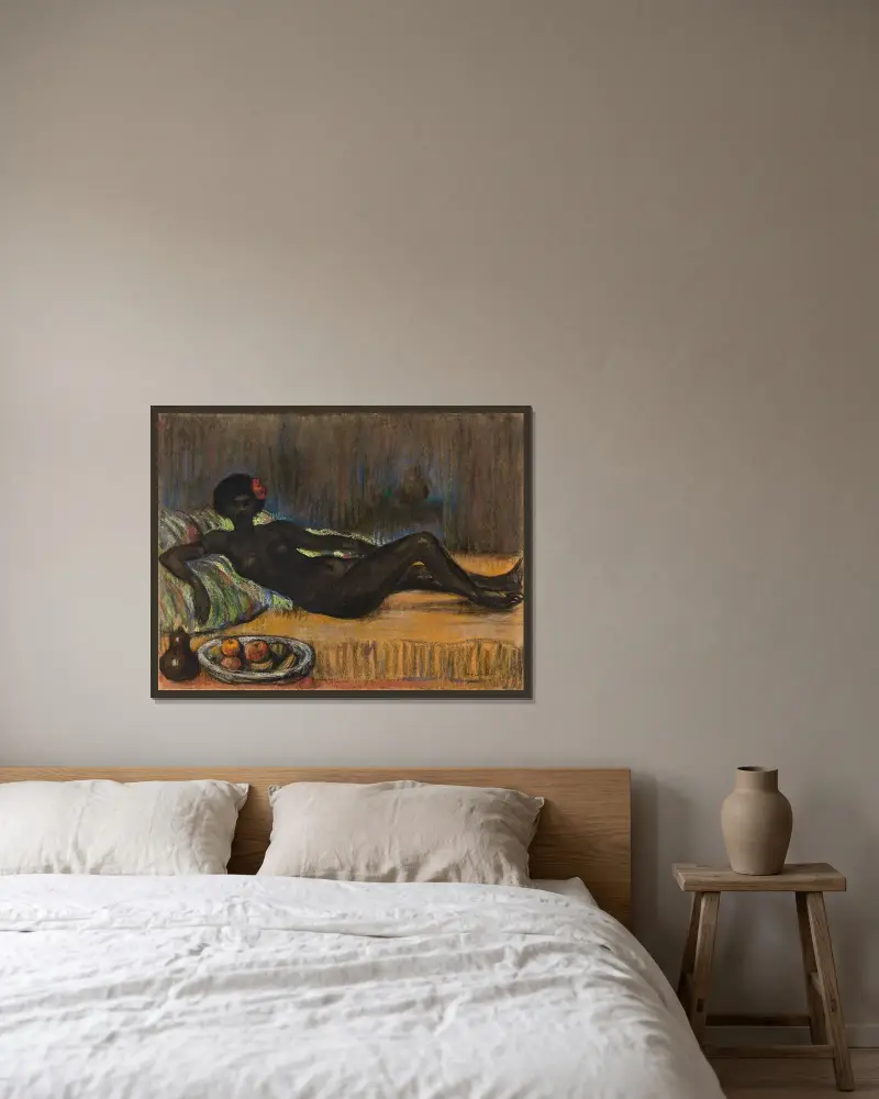 Masseida nackt auf einem Sofa liegend von Théophile Alexandre Steinlen gerahmt an einer Wand