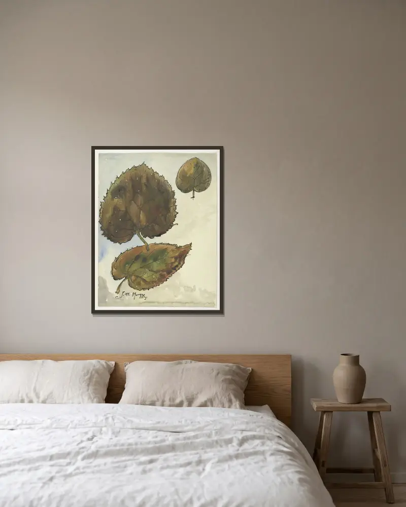 Herbstblatt der Linde von Alfred Ost gerahmt an einer Wand