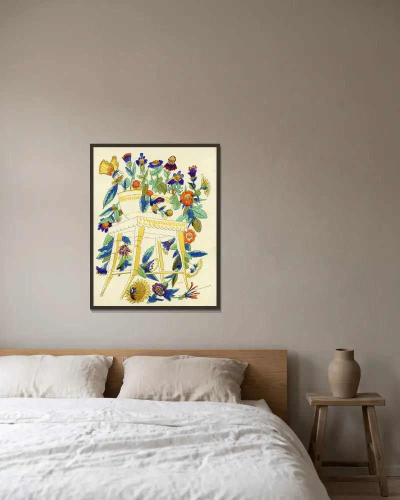 Stol med vas och blommor av Alfred Ost inramad på en vägg