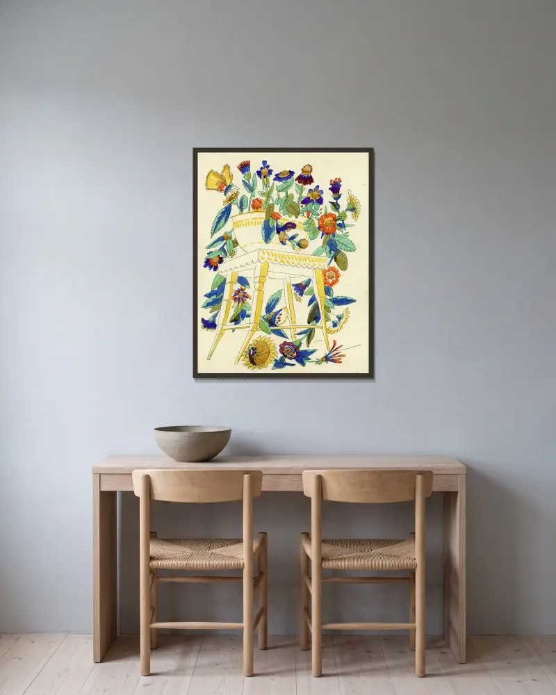 Stol med vas och blommor av Alfred Ost inramad på en vägg
