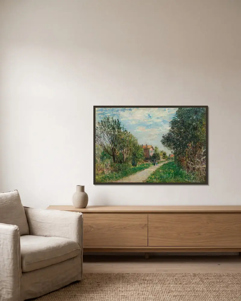 Frau und Kind auf dem Wiesenweg, Sèvres von Alfred Sisley gerahmt an einer Wand