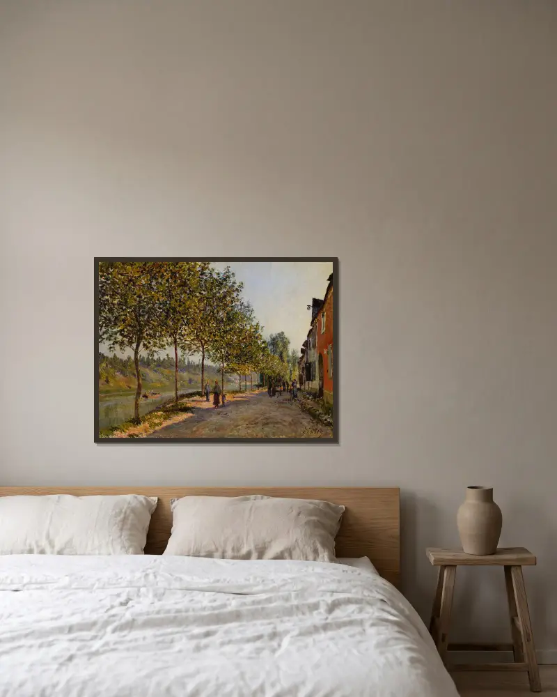 June Morning in Saint-Mammès av Alfred Sisley inramad på en vägg