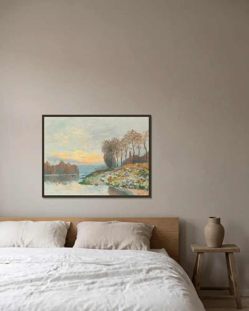 La Seine Près De Bougival av Alfred Sisley inramad på en vägg