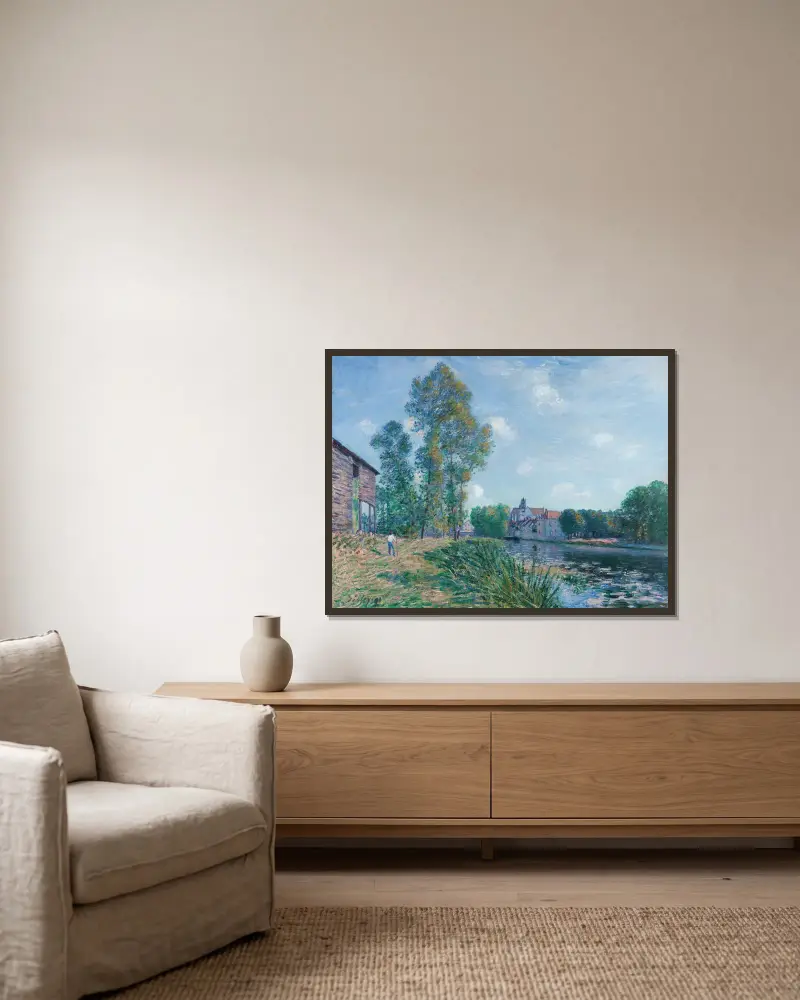 Le Loing À Moret, En Été av Alfred Sisley inramad på en vägg