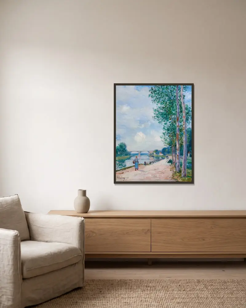 Les bords du Loing près de Moret av Alfred Sisley inramad på en vägg