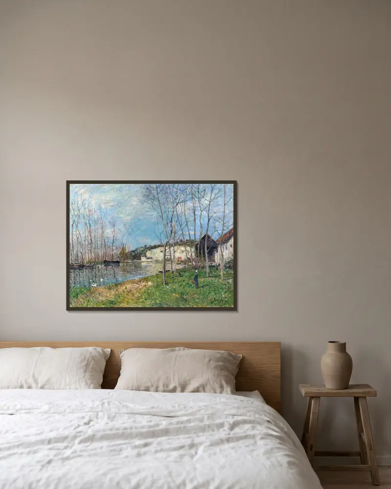 Printemps au bord du Loing av Alfred Sisley inramad på en vägg
