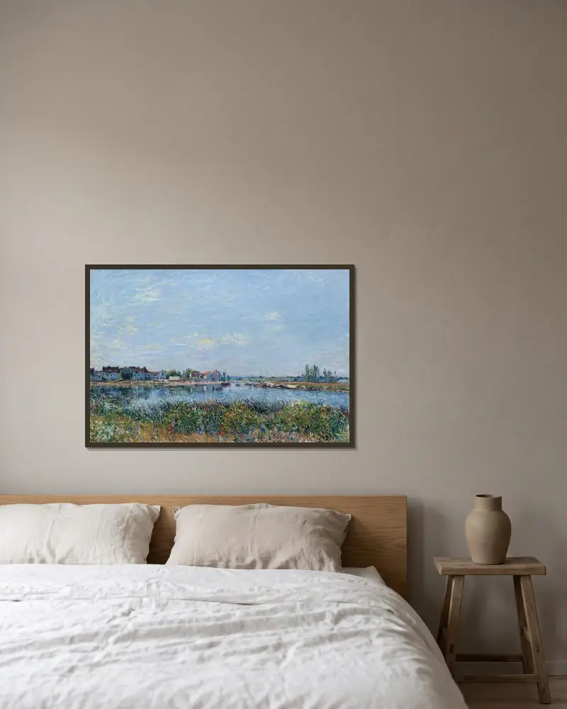 Saint-Mammès, Le Matin av Alfred Sisley inramad på en vägg