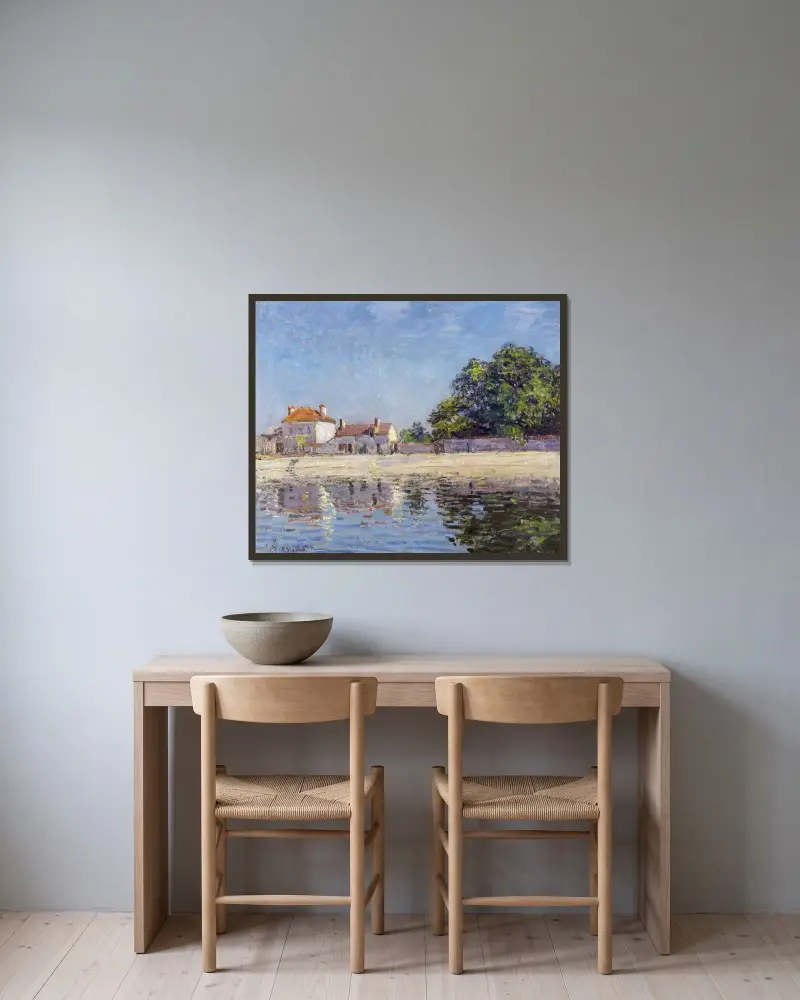 The River Loing at Saint-Mammes av Alfred Sisley inramad på en vägg