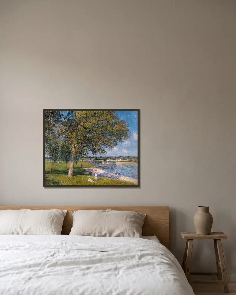 Un Noyer Dans La Prairie De Thomery av Alfred Sisley inramad på en vägg