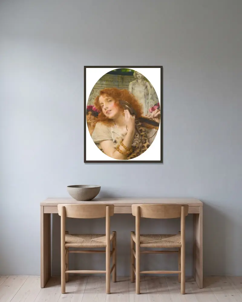 Bacchantin von Lawrence Alma-Tadema gerahmt an einer Wand