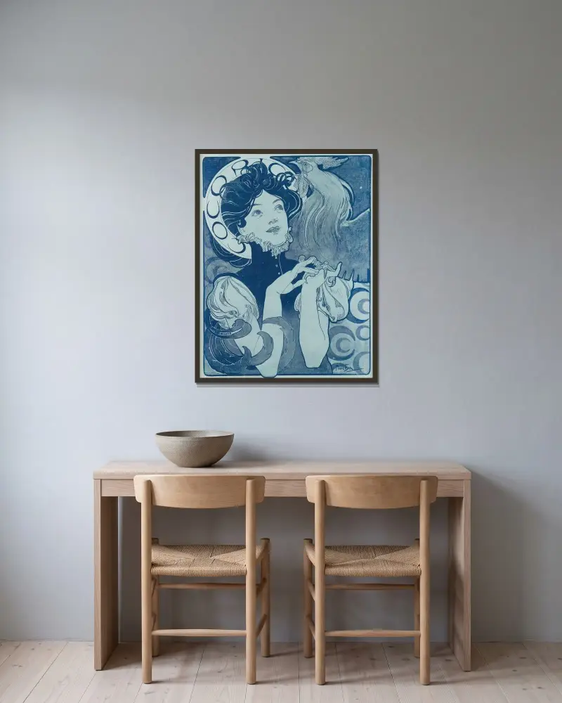 Cocorico, Alphonse Mucha v rámu na stěně