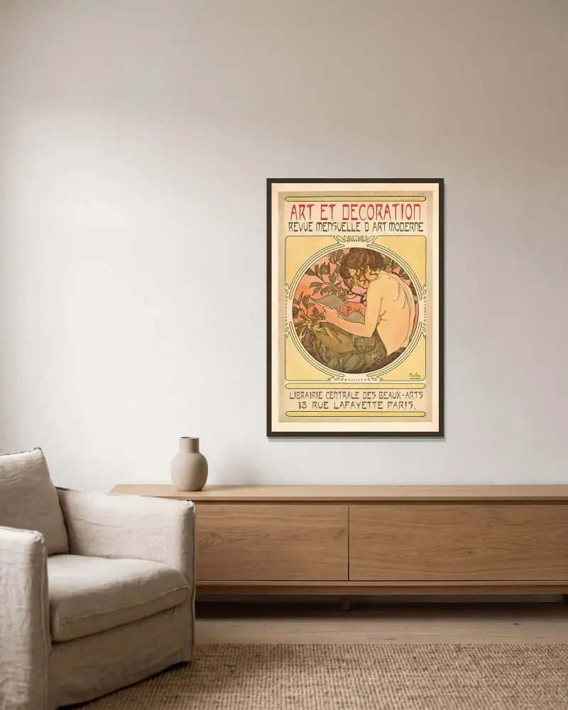Dekorativní dokumenty, Alphonse Mucha v rámu na stěně