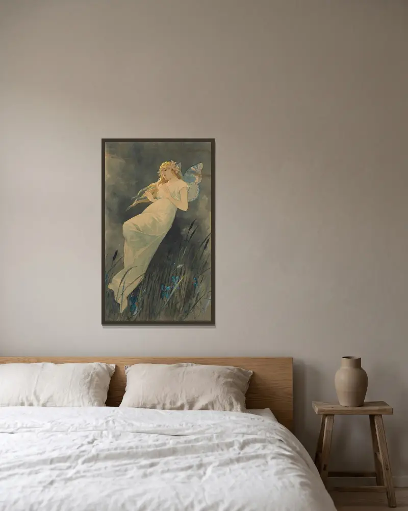 Víla s kosatci, Alphonse Mucha v rámu na stěně