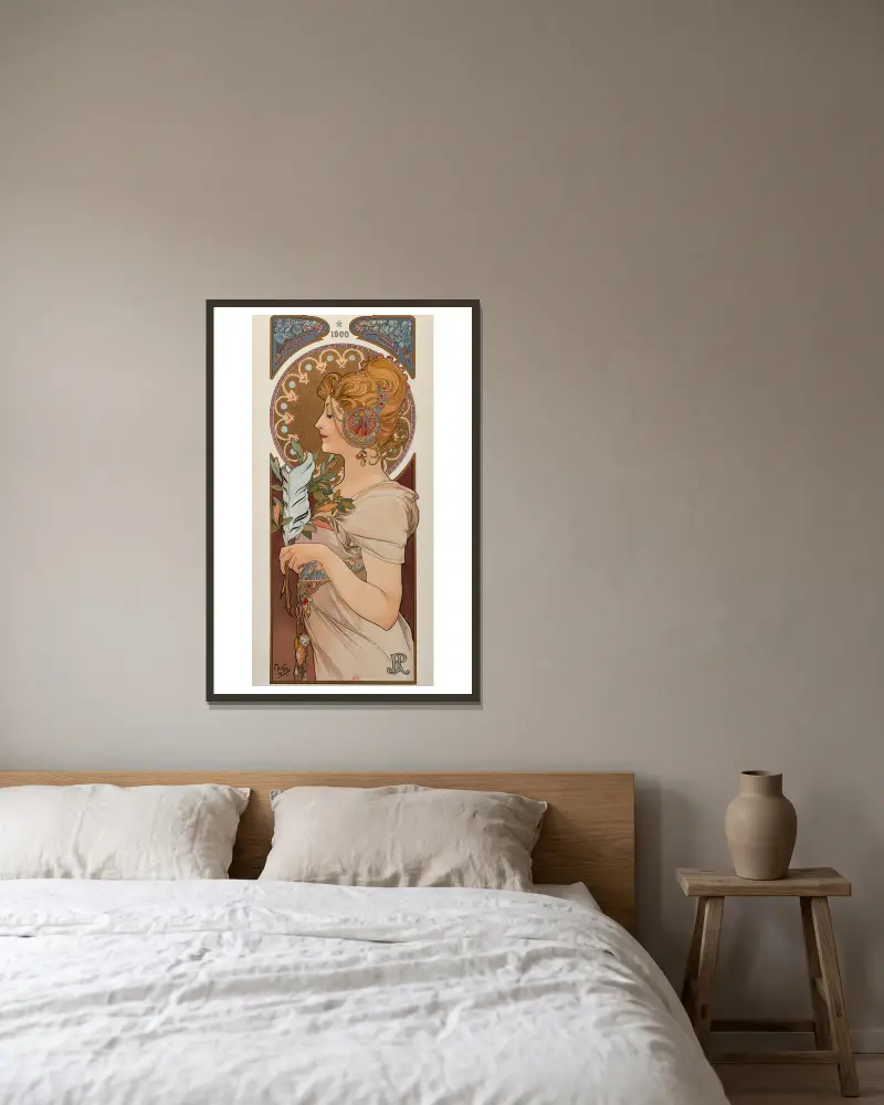 La Plume, 1899 von Alphonse Mucha gerahmt an einer Wand