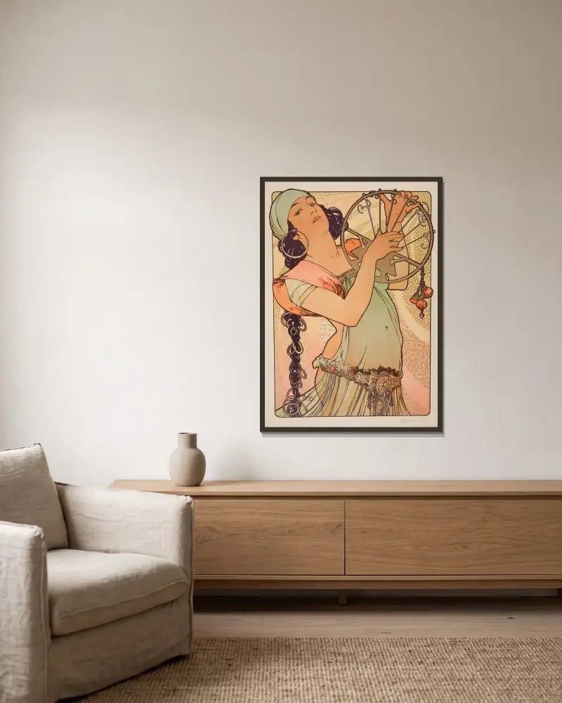 Salome, 1897 – Nr. 2 von Alphonse Mucha gerahmt an einer Wand