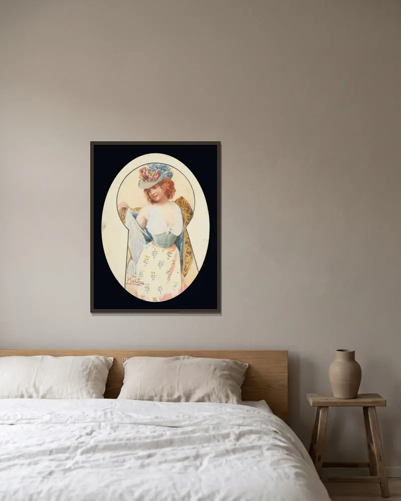 Skrze klíčovou dírku, Alphonse Mucha v rámu na stěně