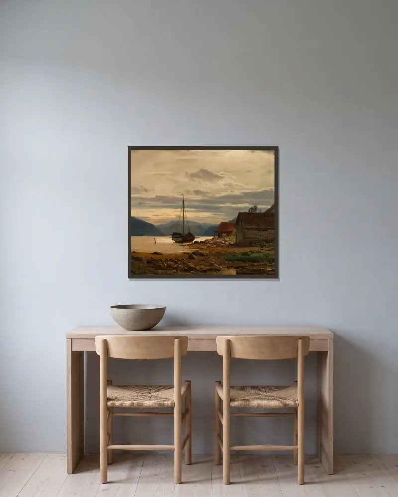 Fra Balestrand av Amaldus Nielsen inramad på en vägg
