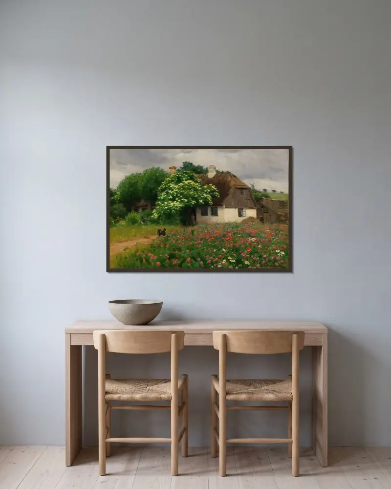 Bauernhaus mit Blumenwiese av Hans Andersen Brendekilde inramad på en vägg