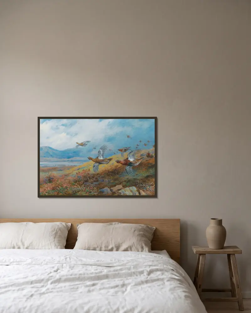 Auerhuhn-Balz von Archibald Thorburn gerahmt an einer Wand