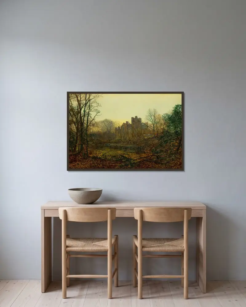 En oktoberglöd av John Atkinson Grimshaw inramad på en vägg