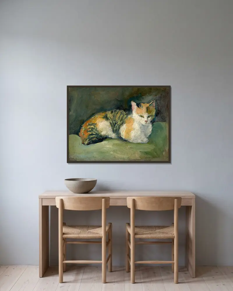 Katze auf grünem Kissen I av August Macke inramad på en vägg