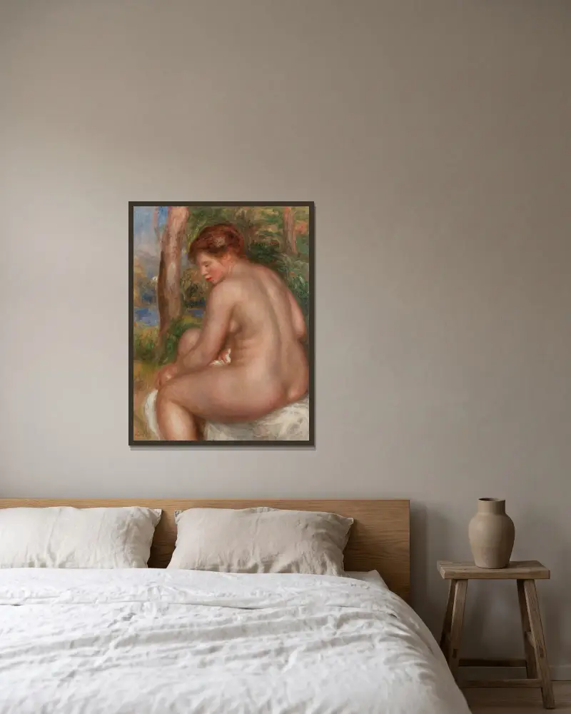 Badende Frau im Dreiviertelporträt von Pierre-Auguste Renoir gerahmt an einer Wand