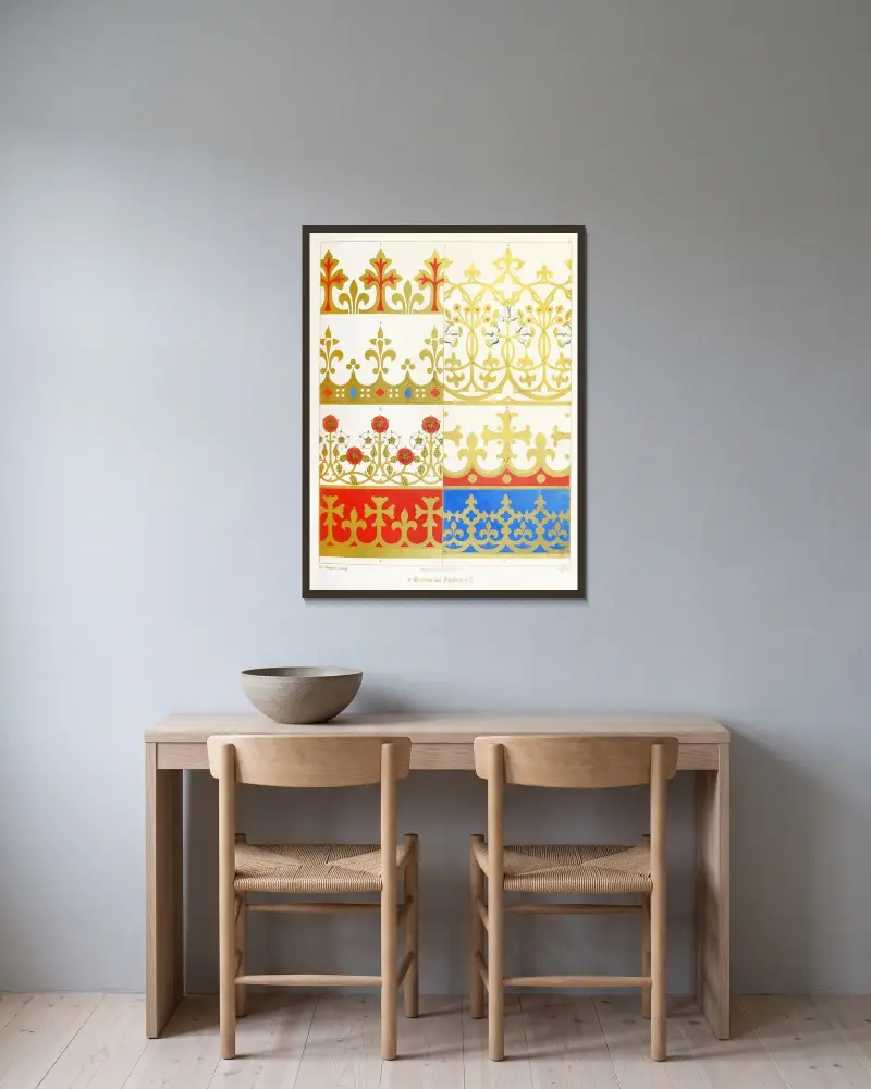 Kronen und Wappen von Augustus Pugin gerahmt an einer Wand