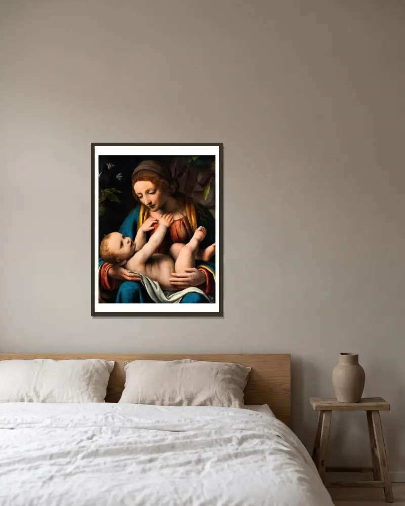 Madonna with the Christ Child av Bernardino Luini inramad på en vägg