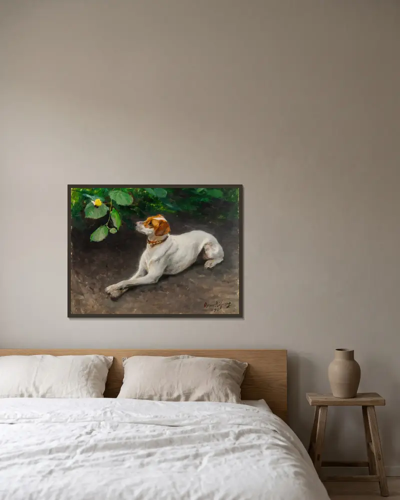 Porträtt av en hund av Bruno Liljefors inramad på en vägg