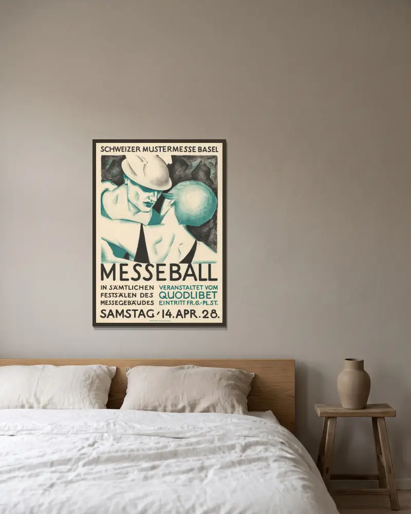 Messeball von Burkhard Mangold gerahmt an einer Wand