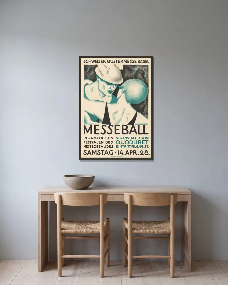 Messeball von Burkhard Mangold gerahmt an einer Wand