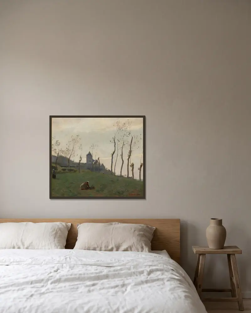 Le Tréport – Un pré et l’église av Jean-Baptiste-Camille Corot inramad på en vägg