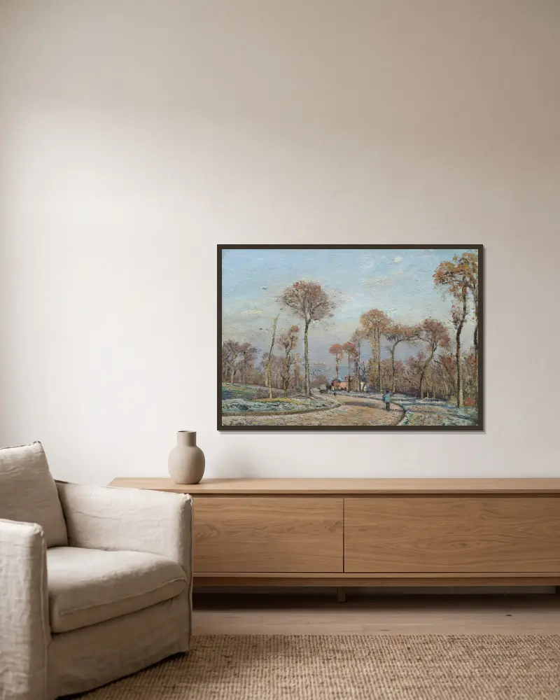 Vägen till Versailles, Louveciennes, morgonfrost av Camille Pissarro inramad på en vägg