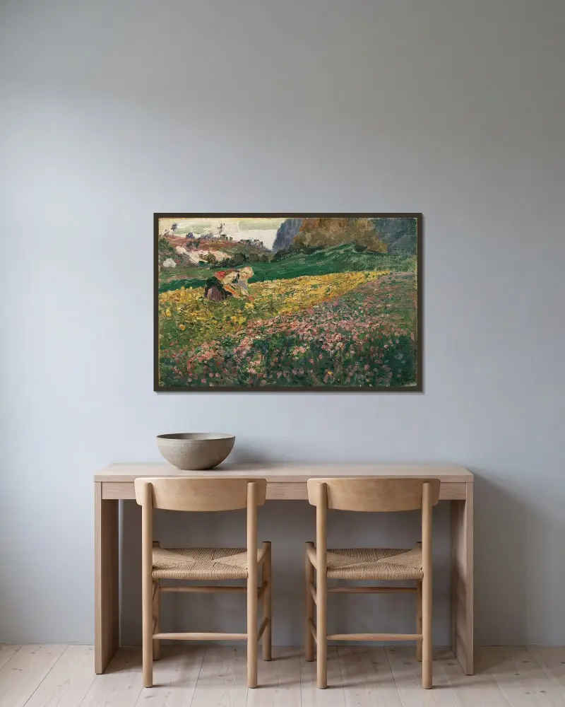 Flicka i blomsteräng av Carl Moll inramad på en vägg