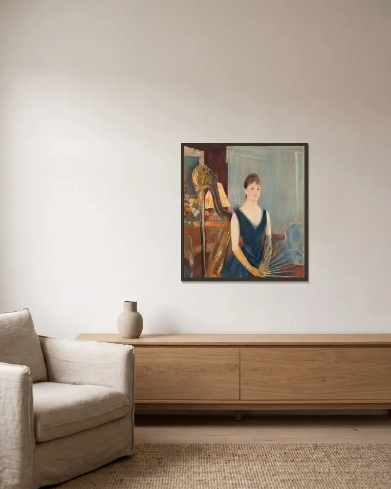 Sitzende Harfenspielerin mit Fächer von Paul César Helleu gerahmt an einer Wand