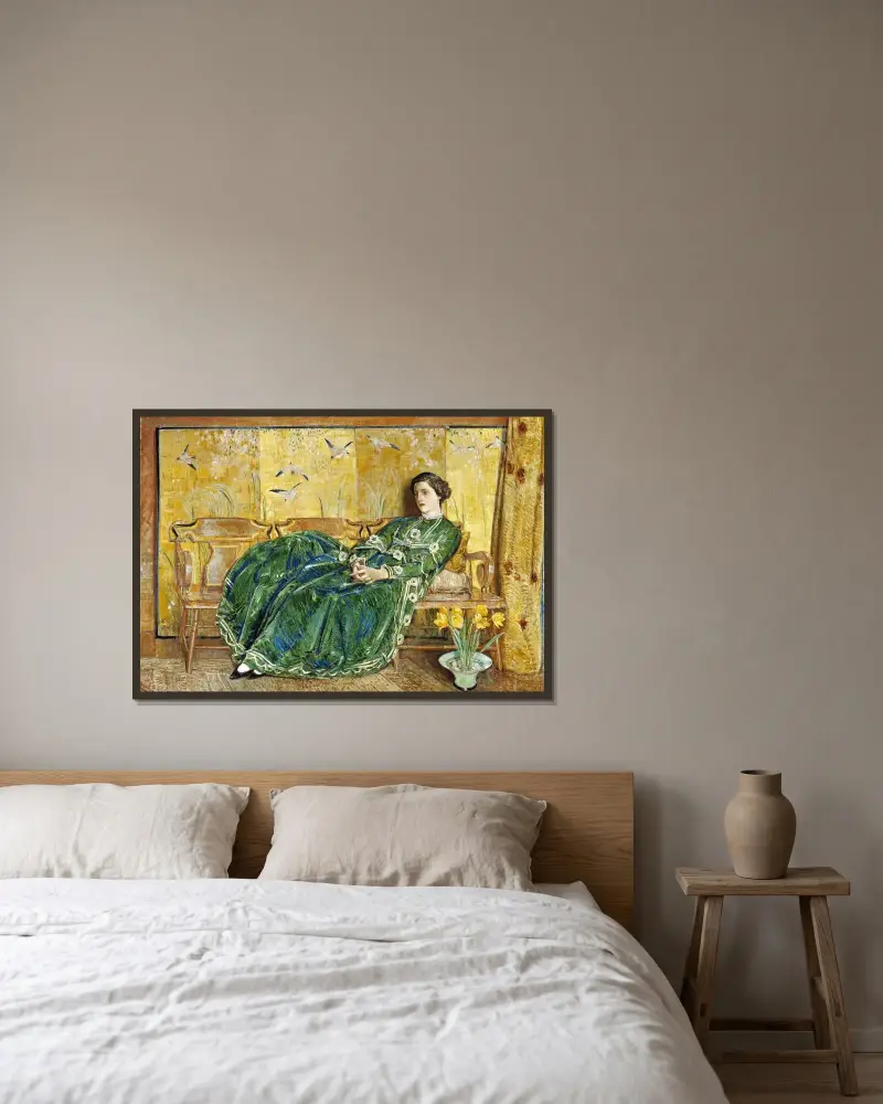 April (Den gröna klänningen) av Childe Hassam inramad på en vägg