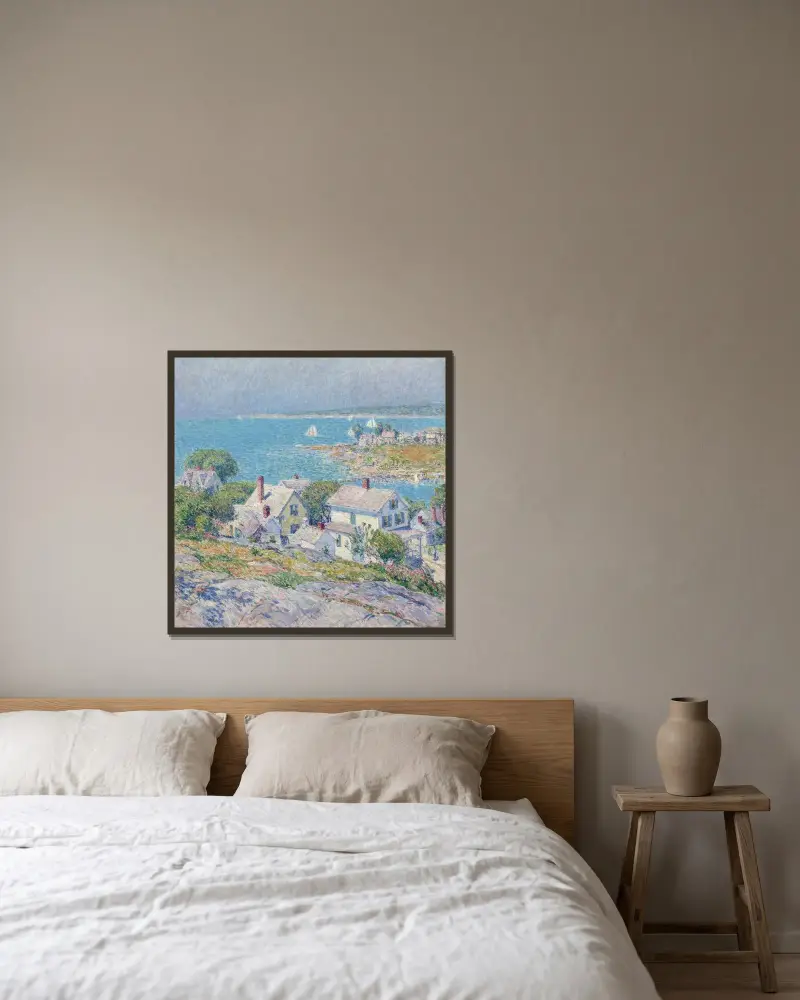New England Headlands av Childe Hassam inramad på en vägg