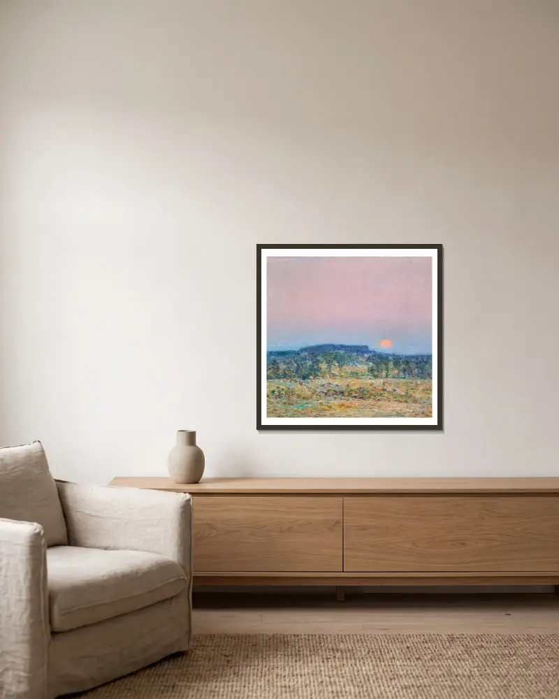 Septembermondaufgang von Childe Hassam gerahmt an einer Wand