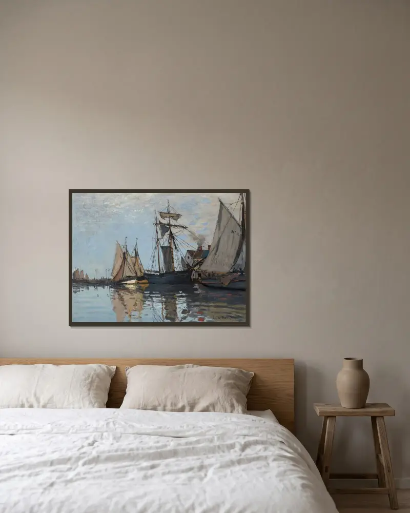 Bateaux dans le port de Honfleur av Claude Monet inramad på en vägg