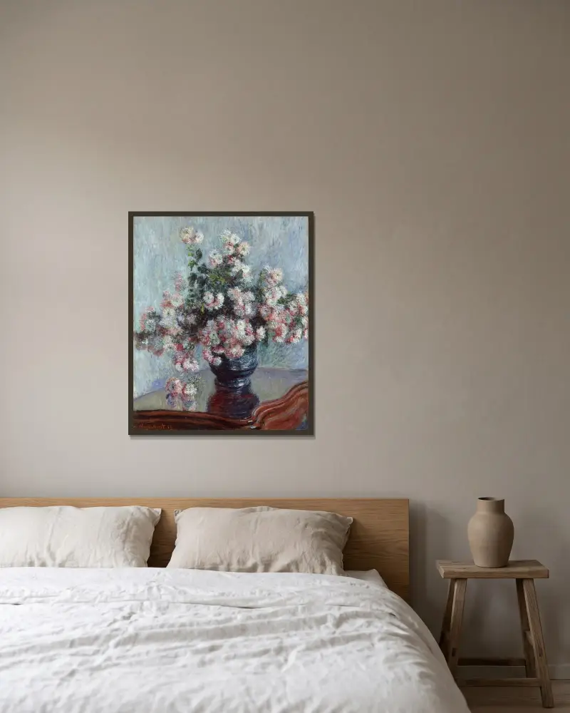 Chrysanthemen von Claude Monet gerahmt an einer Wand