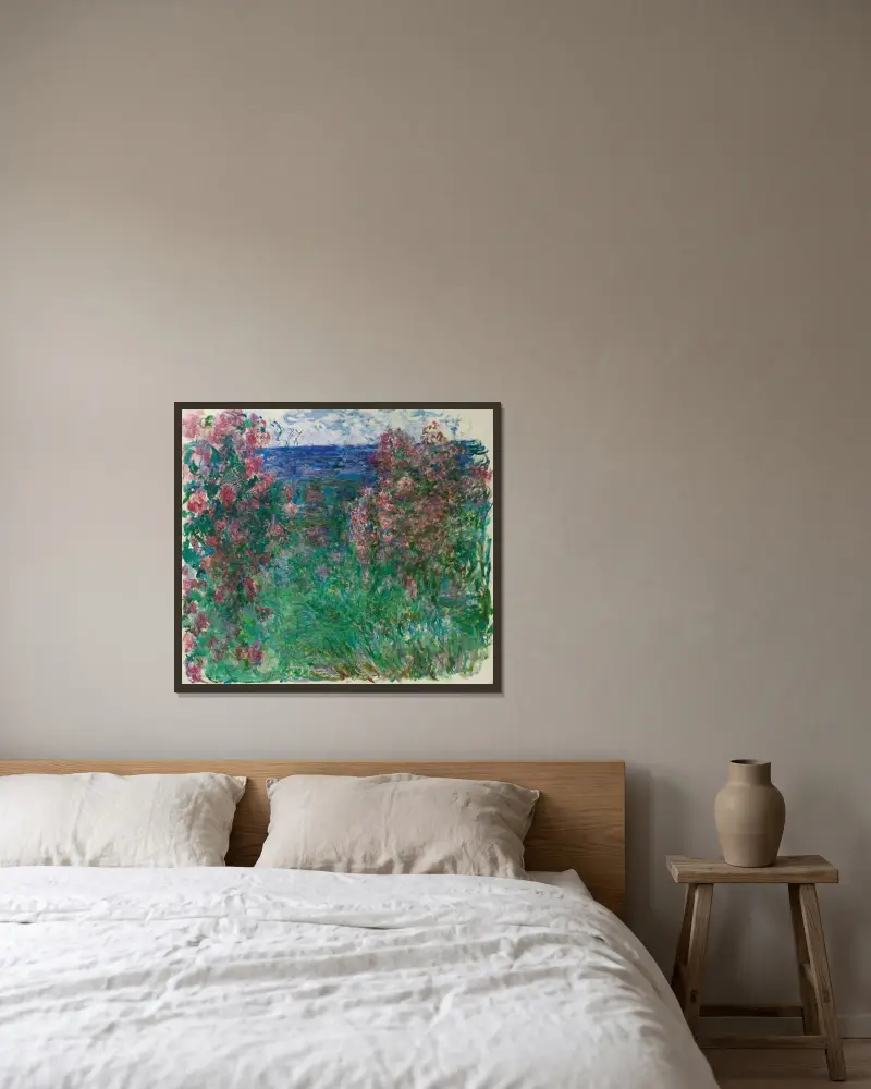 La Maison Dans Les Roses – nr 1 av Claude Monet inramad på en vägg