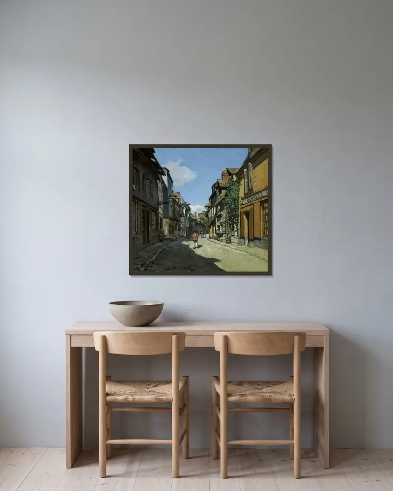 Rue de la Bavole, Honfleur av Claude Monet inramad på en vägg
