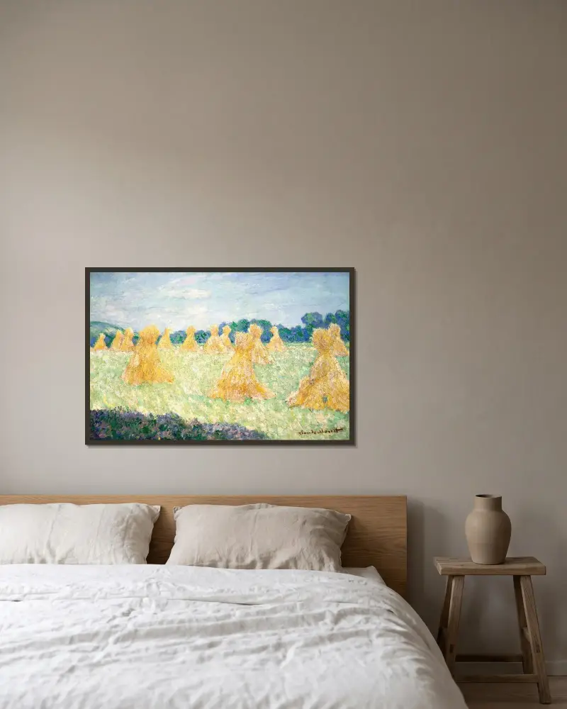 De unga damerna i Giverny, soleffekt av Claude Monet inramad på en vägg