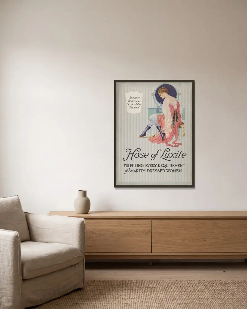 Hose of Luxite av Coles Phillips inramad på en vägg