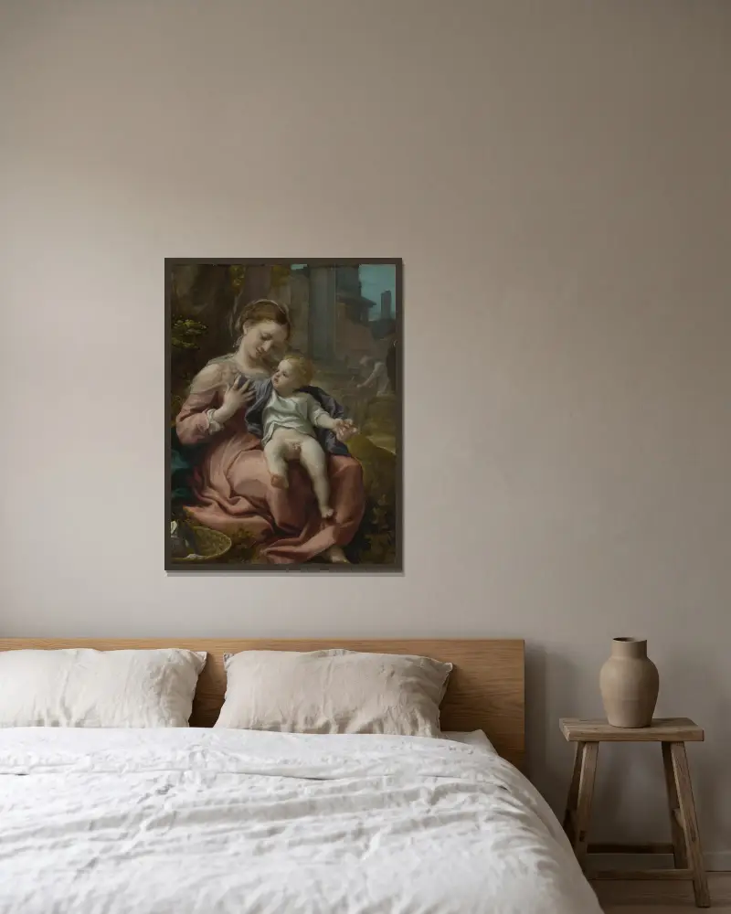 Madonna mit dem Korbe von Correggio gerahmt an einer Wand