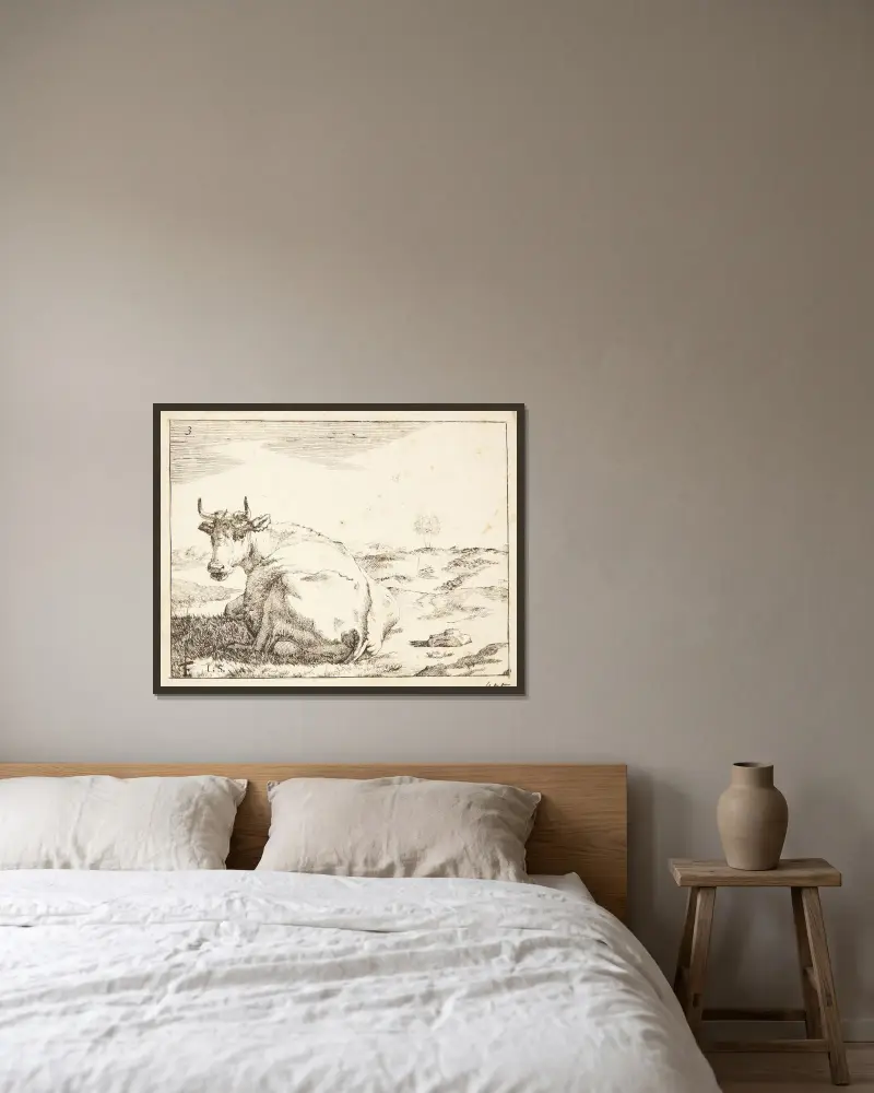 Liegende Kuh, von hinten gesehen von Marcus de Bye gerahmt an einer Wand