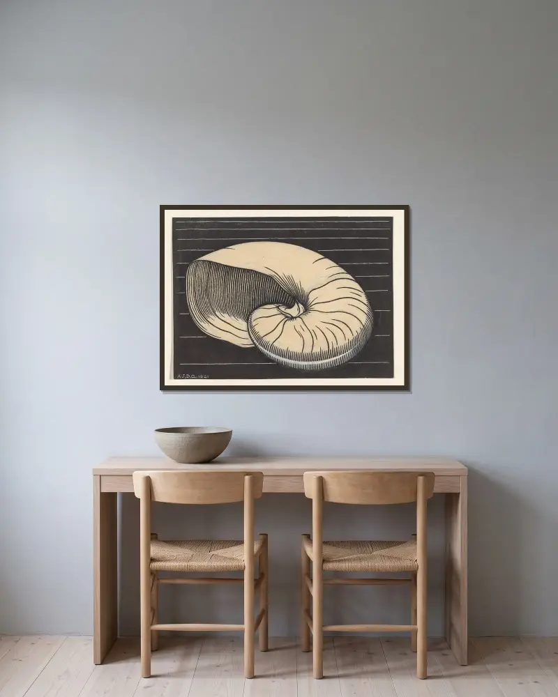 Nautilus shell von Julie de Graag gerahmt an einer Wand